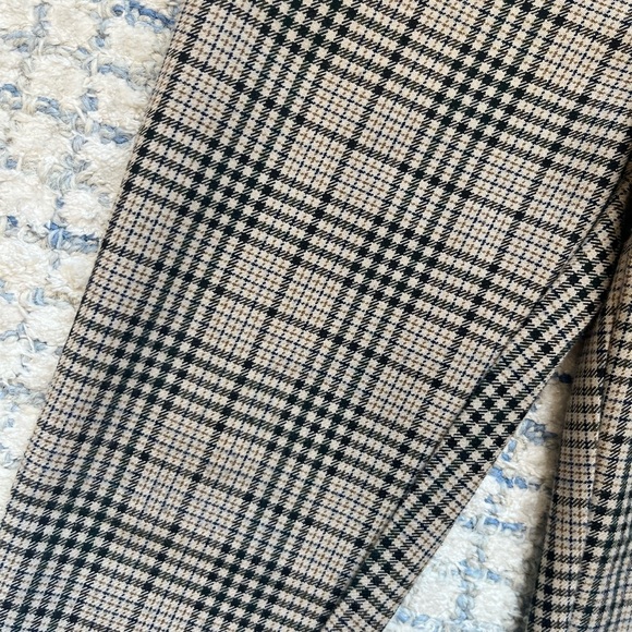 Stunning plaid pants size 3y . Euro slim - Picture 2 of 2